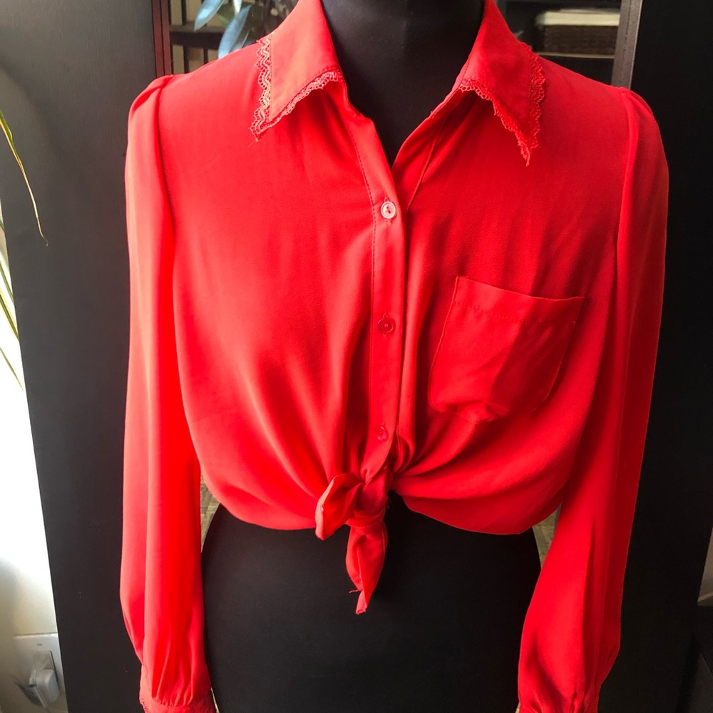 💥 Orange blouse with crochet trim 💥